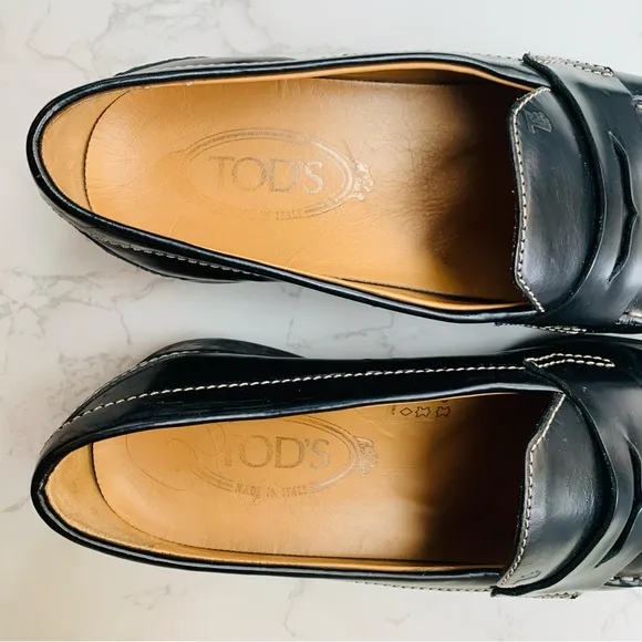 Tod’s Womens Black Leather Rubber Sole Loafers | Size 9.5