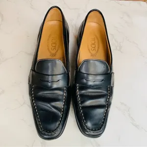 Tod’s Womens Black Leather Rubber Sole Loafers | Size 9.5