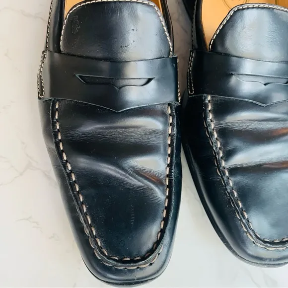 Tod’s Womens Black Leather Rubber Sole Loafers | Size 9.5