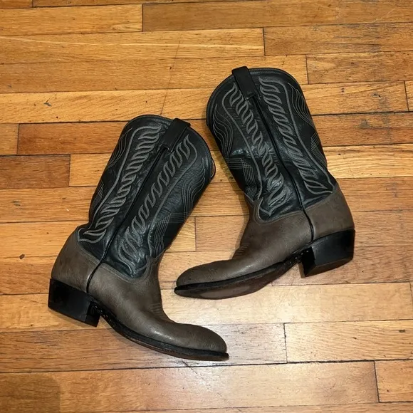 Tony Lama Leather Cowboy Boots in Sage Grey, size 9