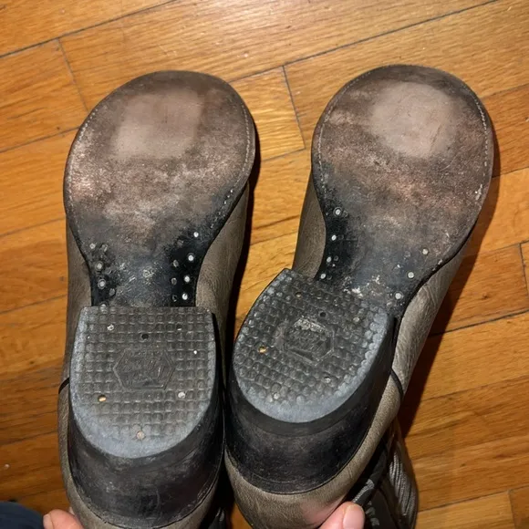 Tony Lama Leather Cowboy Boots in Sage Grey, size 9