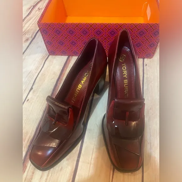 Tory Burch Buckle-Embellished wild berry Burnished Leather Loafers Size 6