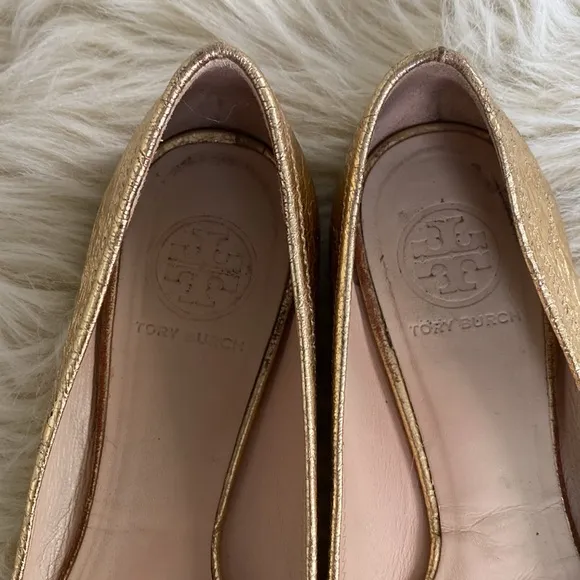 Tory Burch MINNIE TRAVEL BALLET Gold Flats sz 8M- Preowned