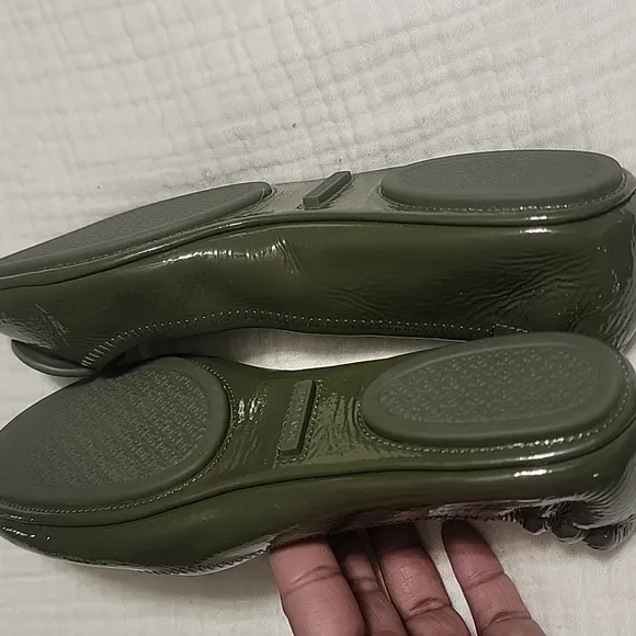 Tory Burch  Minnie Travel Patent Leather Moss Ballet Shoes Flats Sz 9.5m
