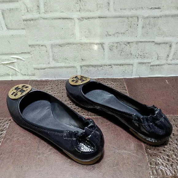 Tory Burch Reva Navy/Gold size 9.5