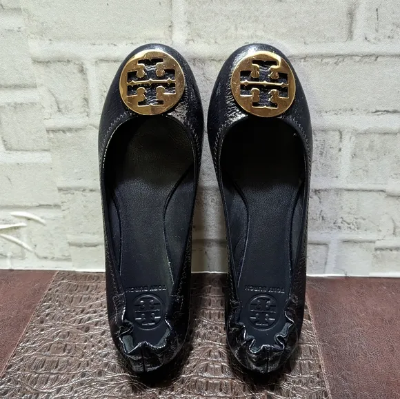 Tory Burch Reva Navy/Gold size 9.5