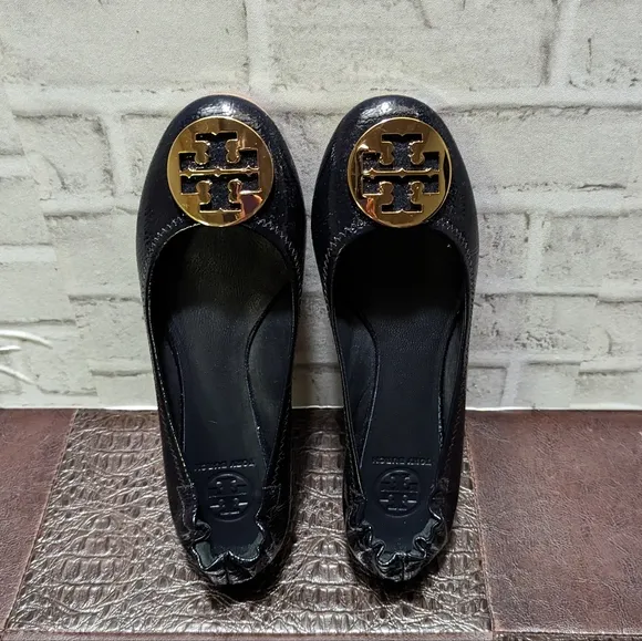 Tory Burch Reva Navy/Gold size 9.5