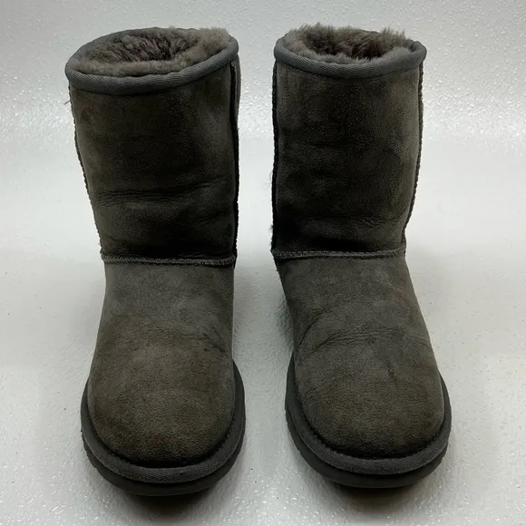 UGG 3410 Women's Winter Boots Classic Short Cancer Awareness Size 5