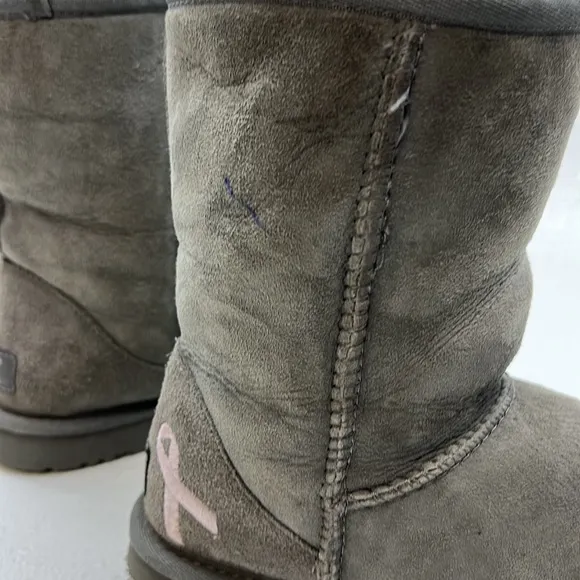 UGG 3410 Women's Winter Boots Classic Short Cancer Awareness Size 5