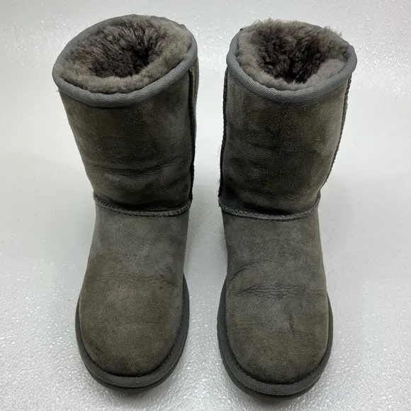 UGG 3410 Women's Winter Boots Classic Short Cancer Awareness Size 5