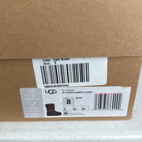 UGG Australia Classic Klamath Short Boots - Waterproof Sz 8