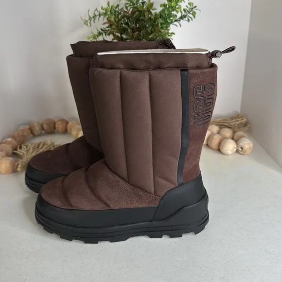UGG Australia Classic Klamath Short Boots - Waterproof Sz 8