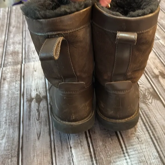 UGG Australia Men's Wrangell Vibram Fur-Lined Work Boots size 11
