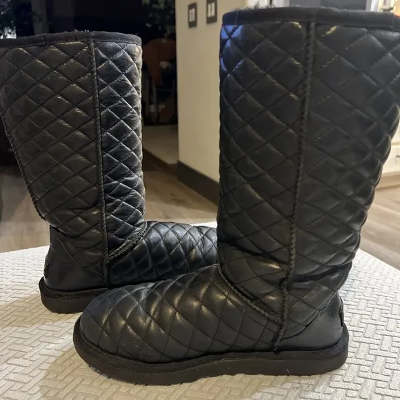 UGG Australia RARE Classic TALL DIAMOND QUILTED Leather Boots US 7 EURO 38