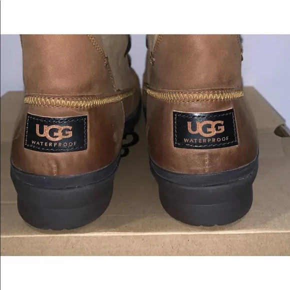 UGG AZARIA WOMEN ANKLE BOOTS WATERPROOF CHESTNUT Sz 11 NWB.