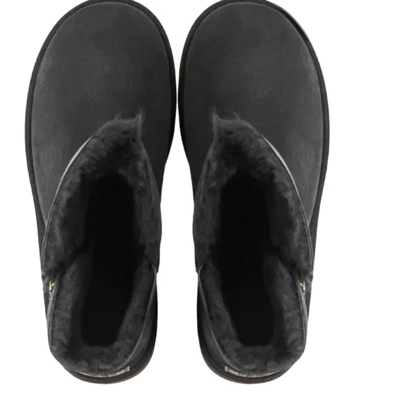 UGG Bailey Minis Size 10 Black Boots Real Shearling Lined Suede Gold Sid…