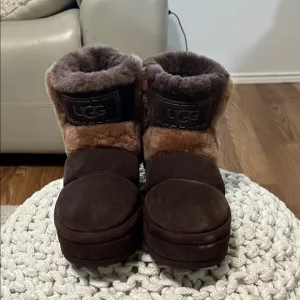 UGG Brown Shearling Boots. Used once. Size 8. Very good condition