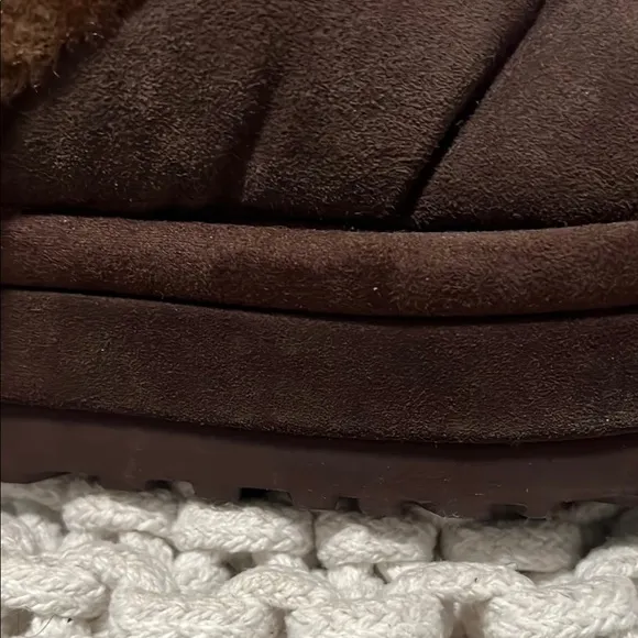 UGG Brown Shearling Boots. Used once. Size 8. Very good condition