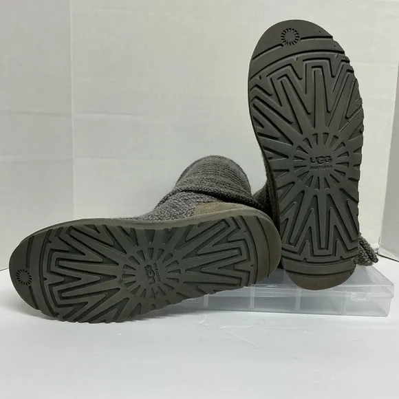 UGG CLASSIC CARDI GRAY KNIT BOOTS SIZE 9