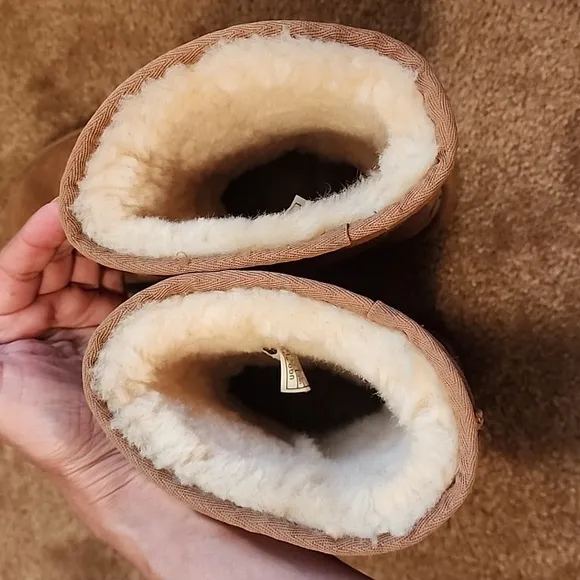 UGG Classic Short Cozy Tan Shearling Boots