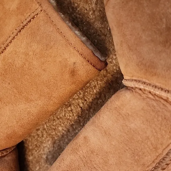 UGG Classic Short Cozy Tan Shearling Boots