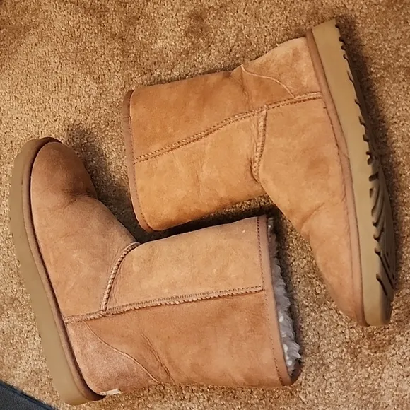 UGG Classic Short Cozy Tan Shearling Boots