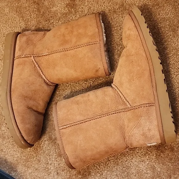 UGG Classic Short Cozy Tan Shearling Boots