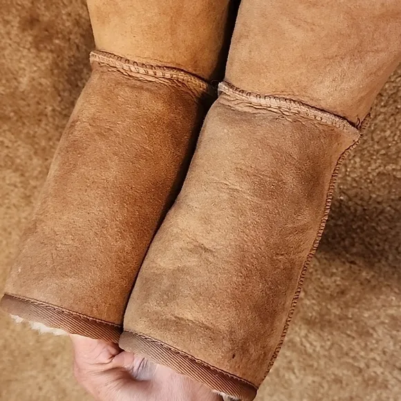 UGG Classic Short Cozy Tan Shearling Boots