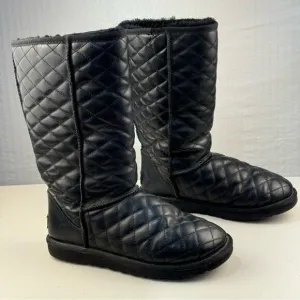 UGG Classic Short II Diamond Quilted Black Leather Boots Women’s Size 6 EUR 37