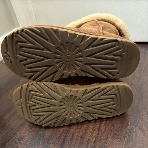 UGG Classic Tall II Fur Lined Tan Suede Brown Boots Sz 9