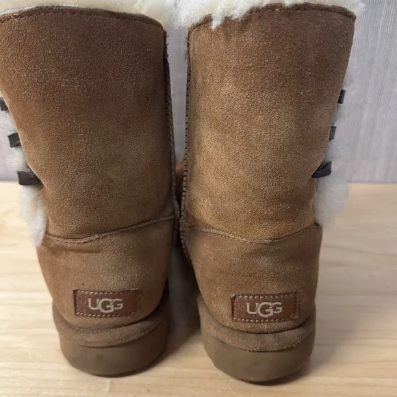 UGG Constantine Genuine Lamb Shearling Lined  Chestnut brown Size 7 Boots‎