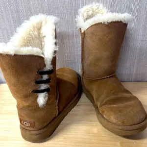 UGG Constantine Genuine Lamb Shearling Lined  Chestnut brown Size 7 Boots‎