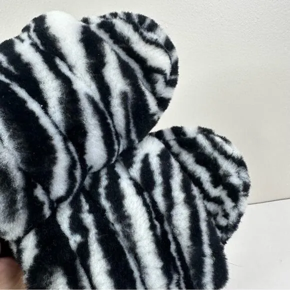 UGG Fluff Yeah Slides Womens 8 Black White Zebra Print Fur