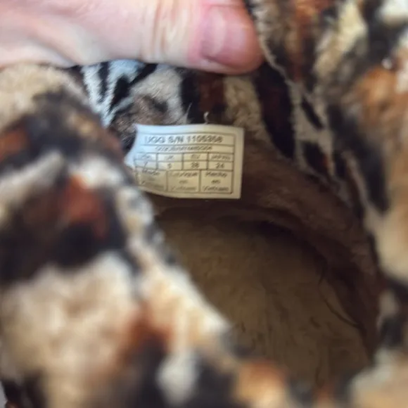 UGG Leopard Fluff mini quilted leopard boots, size 7