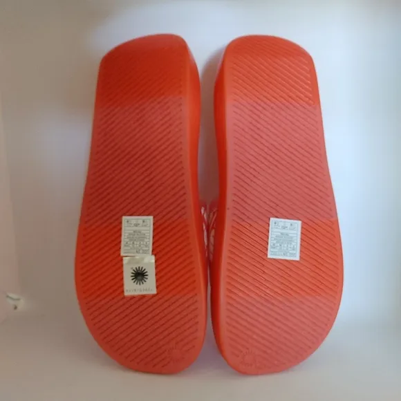 UGG Ruette Orange and White Slides Sandals Size 8