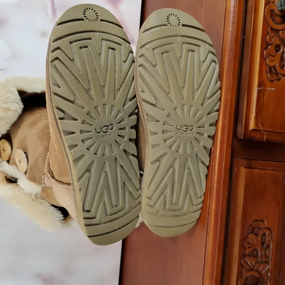 UGG Tan Winter Boots with Sheepskin Lining - 6
