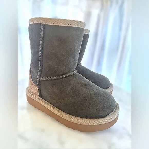 UGG Toddler Kids Classic Short II Boots Size 7