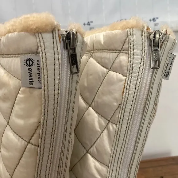 Ugg Vibram Women's Snowpeak White Quilted Sheep Skin Snow Winter Boots Sz 6