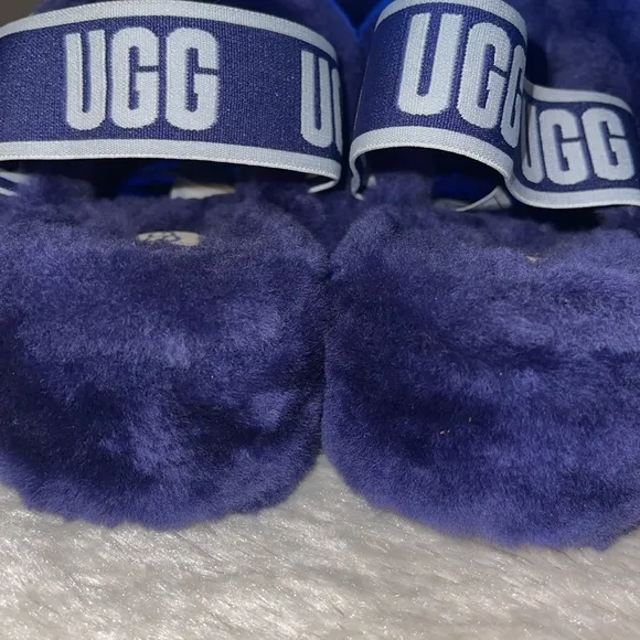 UGG Woman’s Fluff Yeah Sheepskin Slides Medallion Purple Elastic Strap size 5