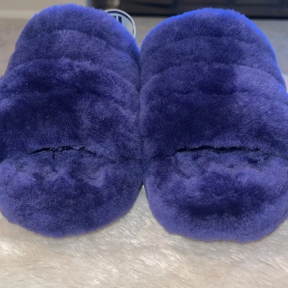 UGG Woman’s Fluff Yeah Sheepskin Slides Medallion Purple Elastic Strap size 5