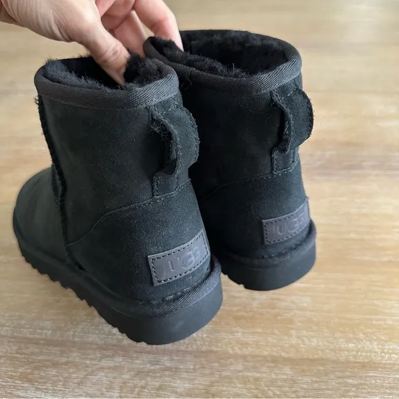 UGG Women’s Classic Mini ll Black Ankle Boot Shearling Sheepskin