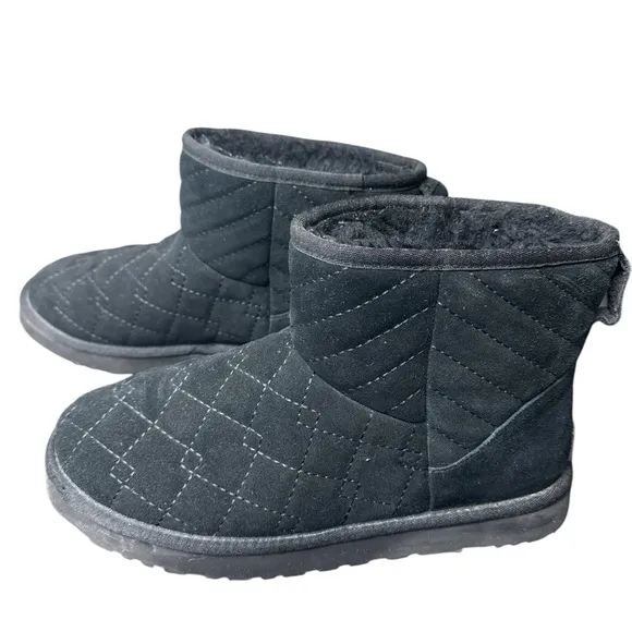 UGG Women's Classic Mini Quilted Black Suede Winter Boots Size 11