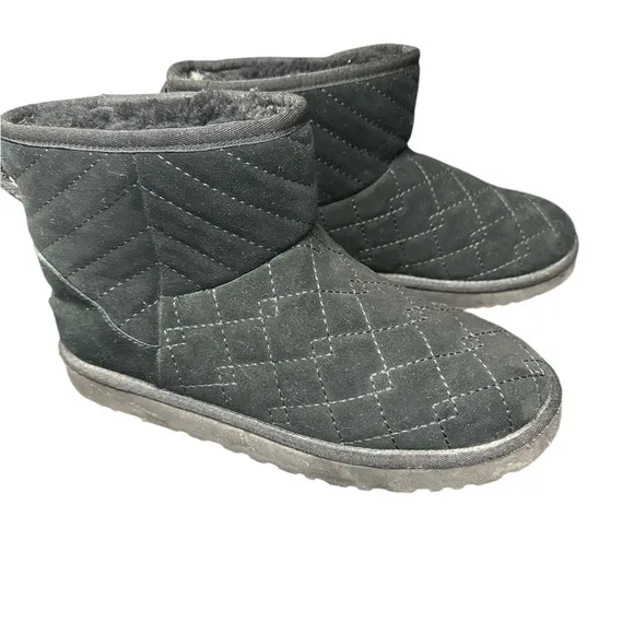 UGG Women's Classic Mini Quilted Black Suede Winter Boots Size 11