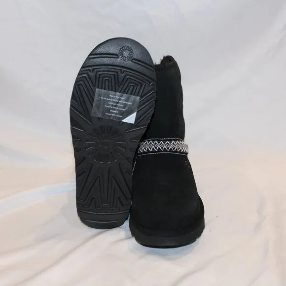 UGG WOMEN'S CLASSIC SHORT CRESCENT SUEDE SHEARLING‎ LINED BOOTS BLACK
