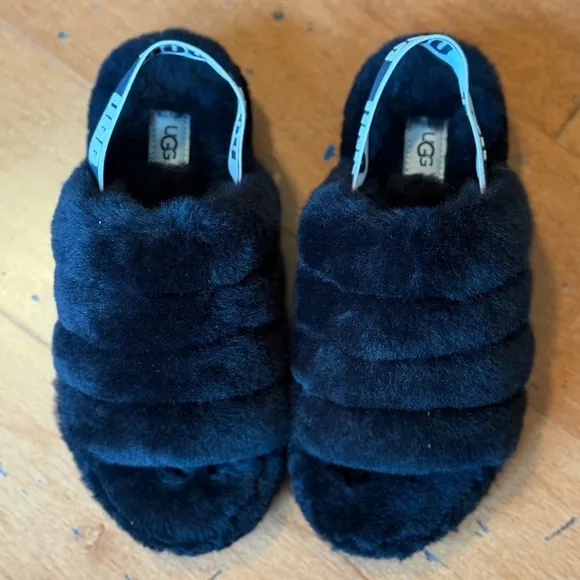 UGG Women’s Fluff Yeah Slides, Black, Size 7