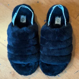 UGG Women’s Fluff Yeah Slides, Black, Size 7
