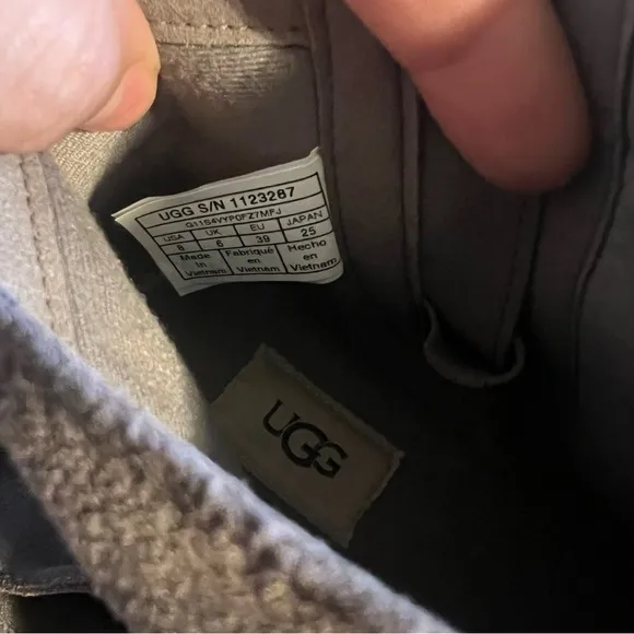 UGG Women's Harrison Zip Boot size 8