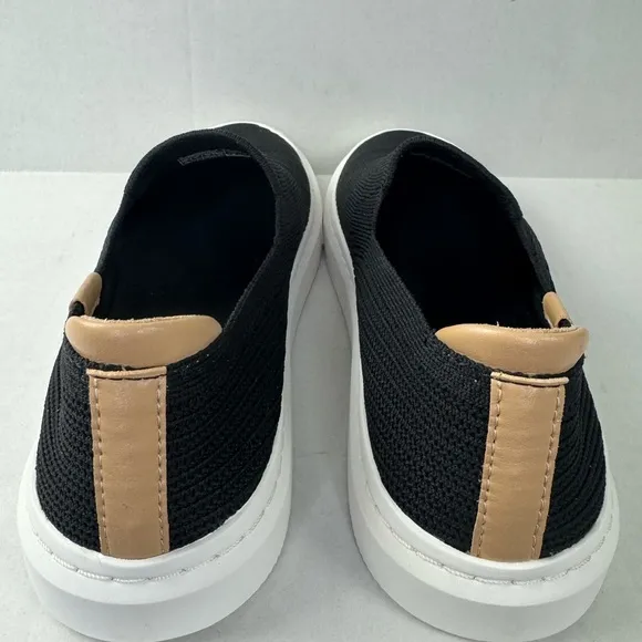 UGG Women’s Sammy Sz 9 Slip-on Sneaker Navy Blue Ribbed Knit.