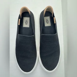 UGG Women’s Sammy Sz 9 Slip-on Sneaker Navy Blue Ribbed Knit.