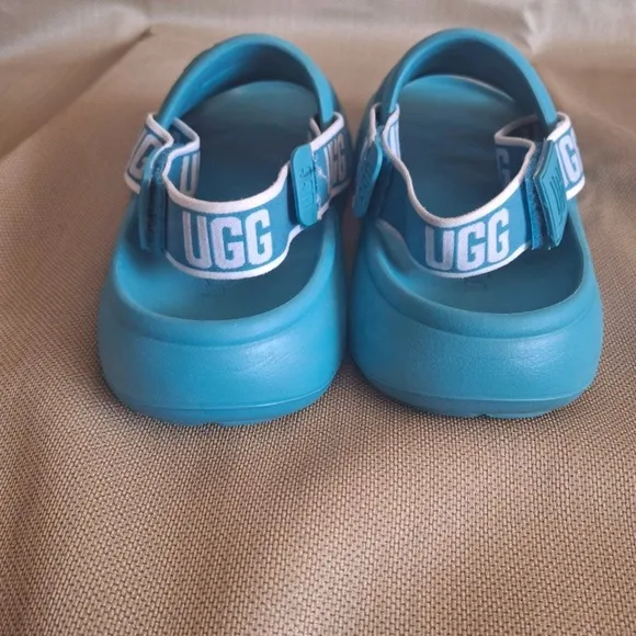UGG Womens Sport Yeah Sand Aqua Sandals  Slides Size 9